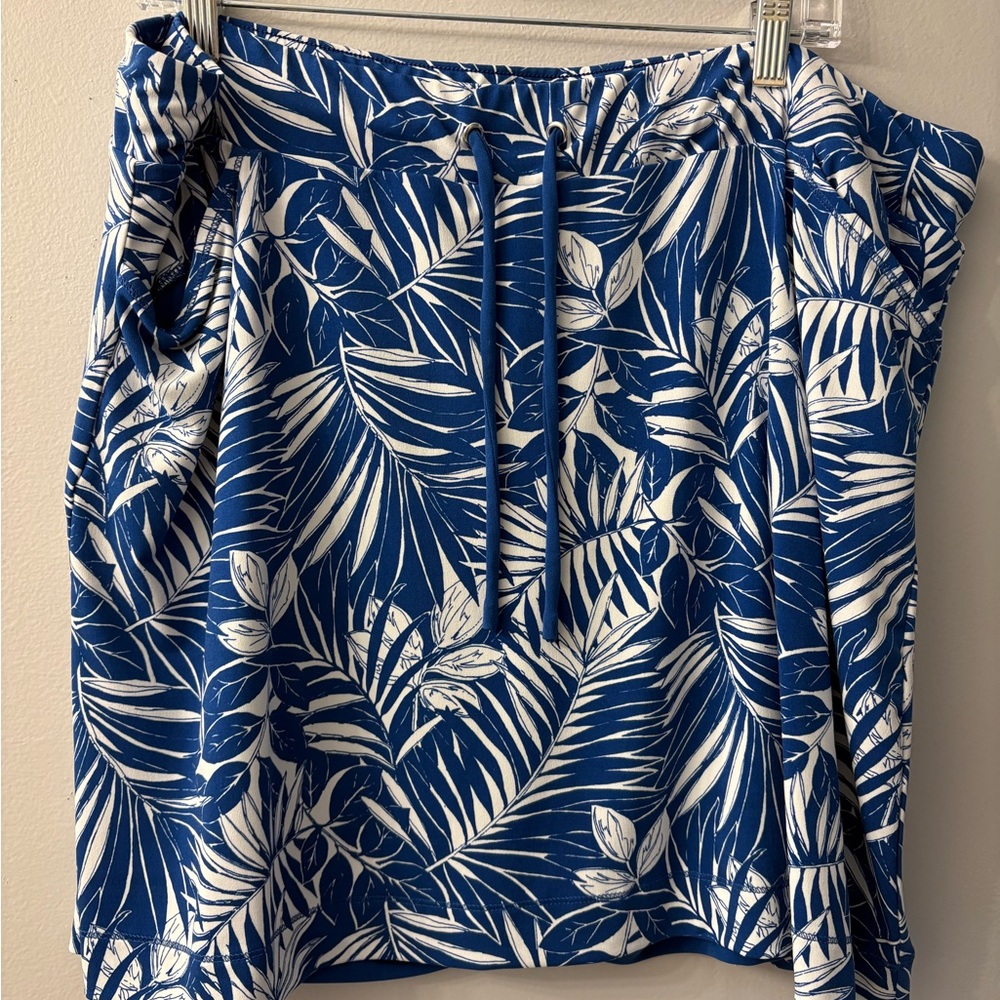 Chico’s Weekends Skort Womens XL Pull on Pockets Blue white Sporty tropical
